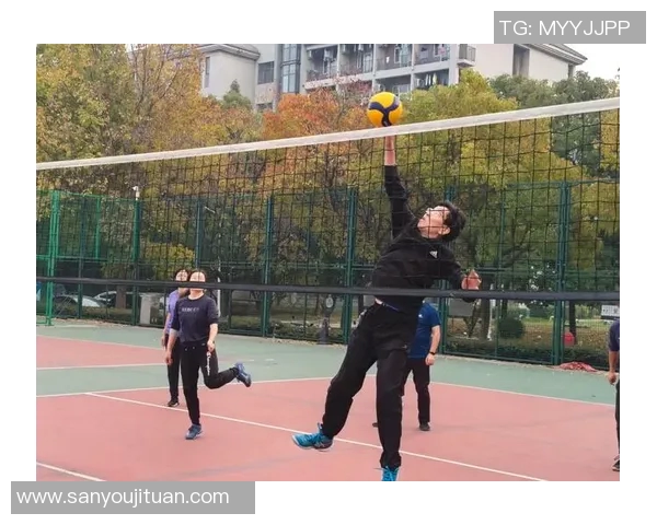 南京排球队的团队协作之道：探索排球运动中的默契与配合技巧